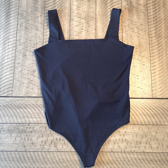 Abercrombie & Fitch Tops - Abercrombie & Fitch Women’s Black Bodysuit Size XL New without tags
